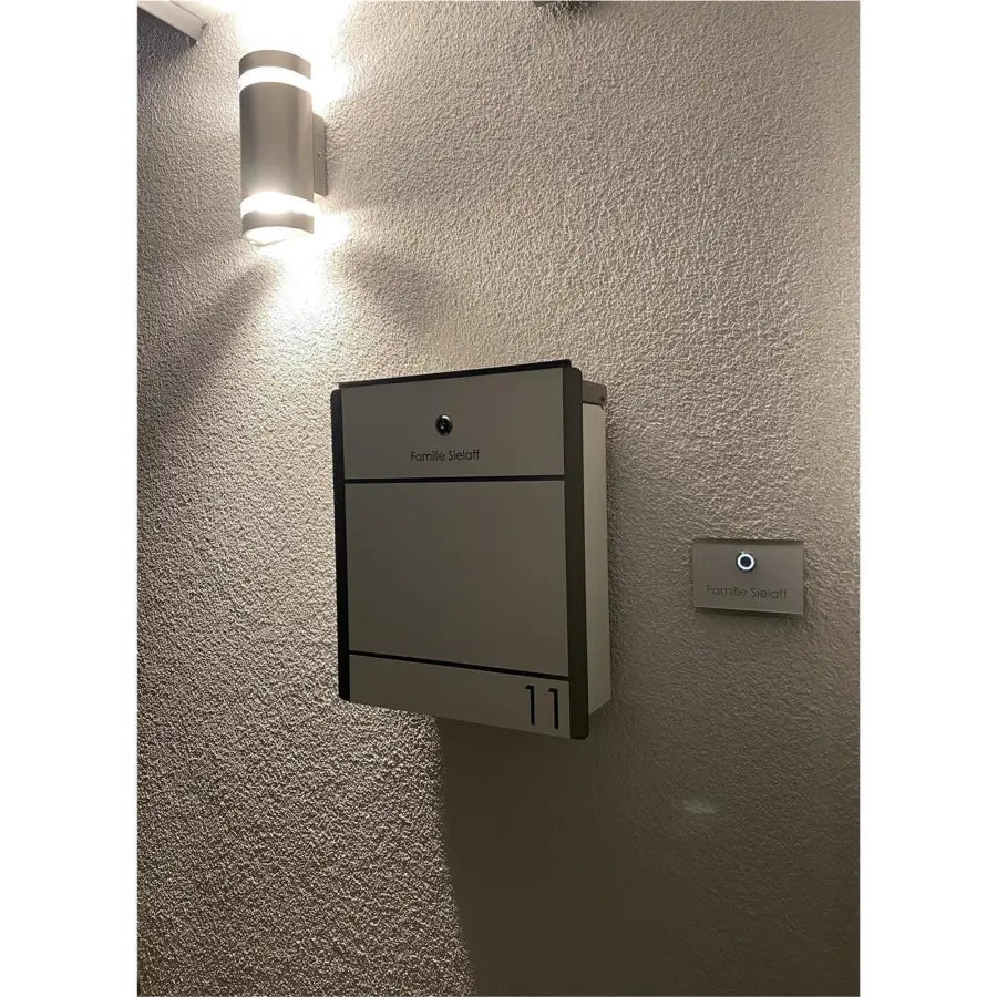 RAL 9016 liiklusvalge