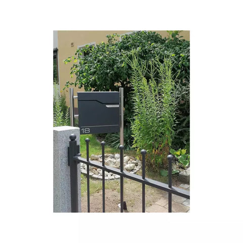 Antratsiithall jalaga postkast | vahetatav nimesilt | Hoffmann