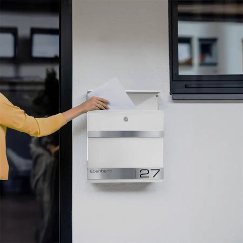 RAL 9016 liiklusvalge