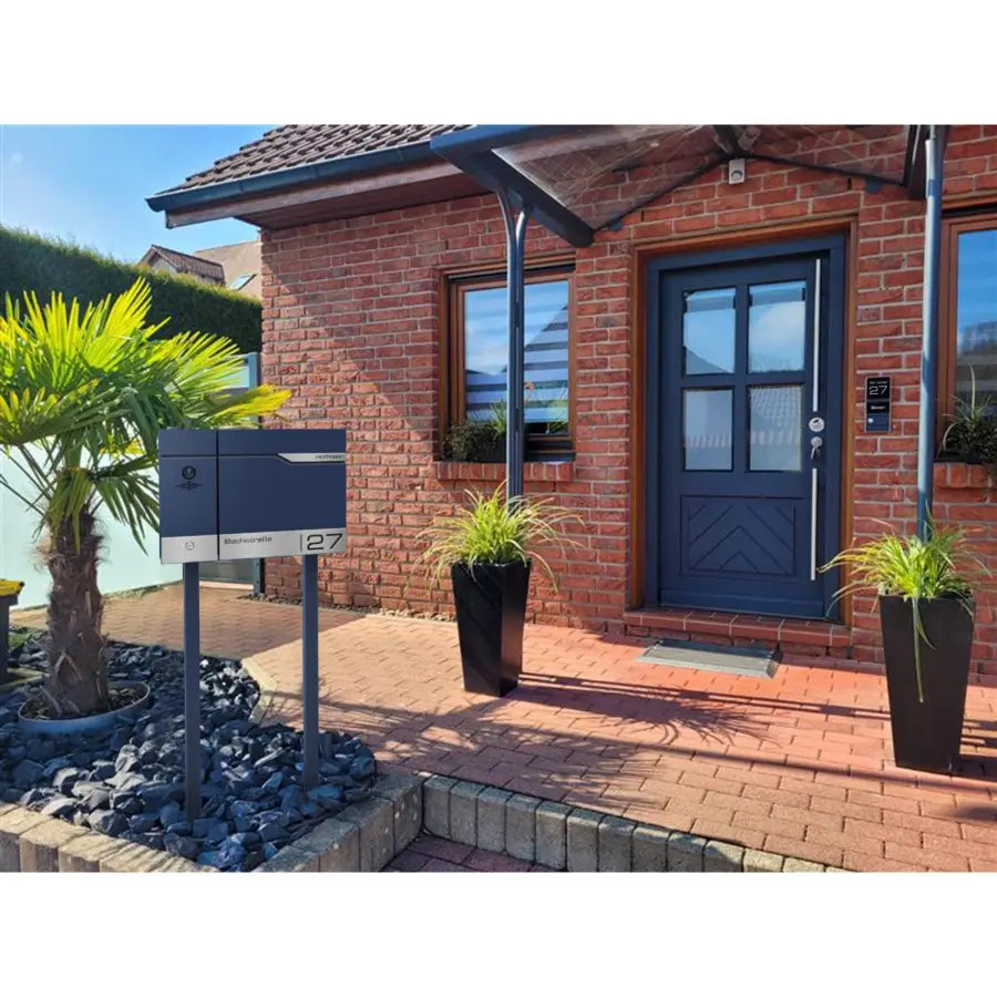 RAL 7016 antratsiithall / videomoodul vasakul