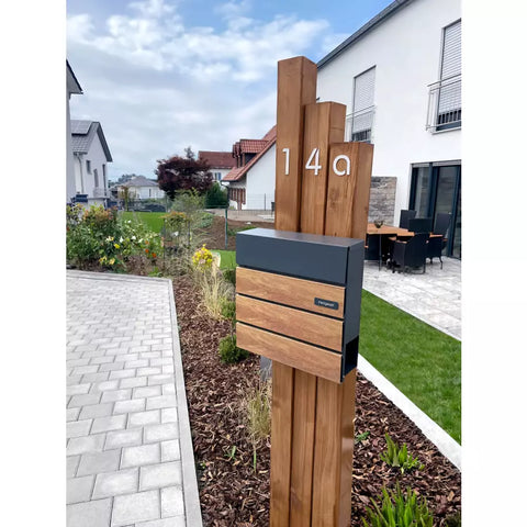 Tammeimitatsiooniga postkast | roostevabast terasest nimesilt | Anton