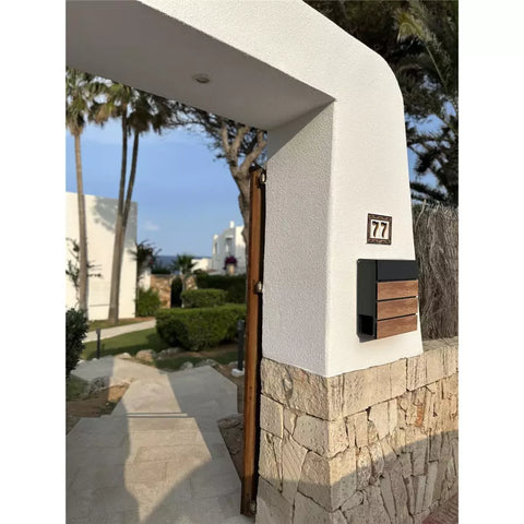 Tammeimitatsiooniga postkast | roostevabast terasest nimesilt | Anton