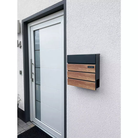 Tammeimitatsiooniga postkast | roostevabast terasest nimesilt | Anton