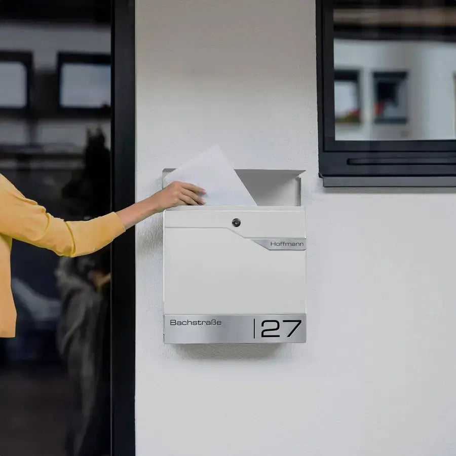 RAL 9016 liiklusvalge